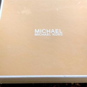 NEW! Never used Michael Kors boots chocolate